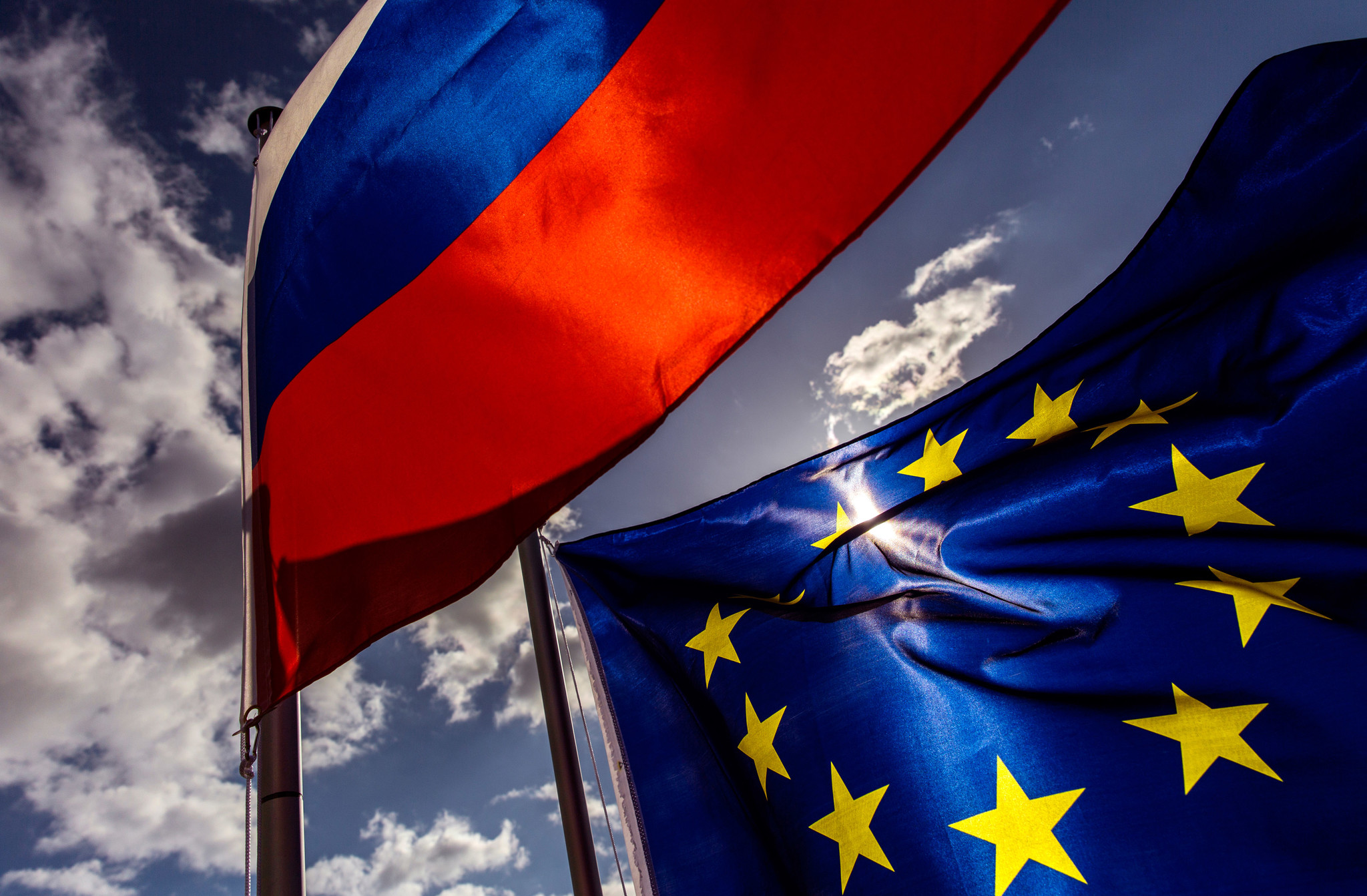 Флаг России и Евросоюза