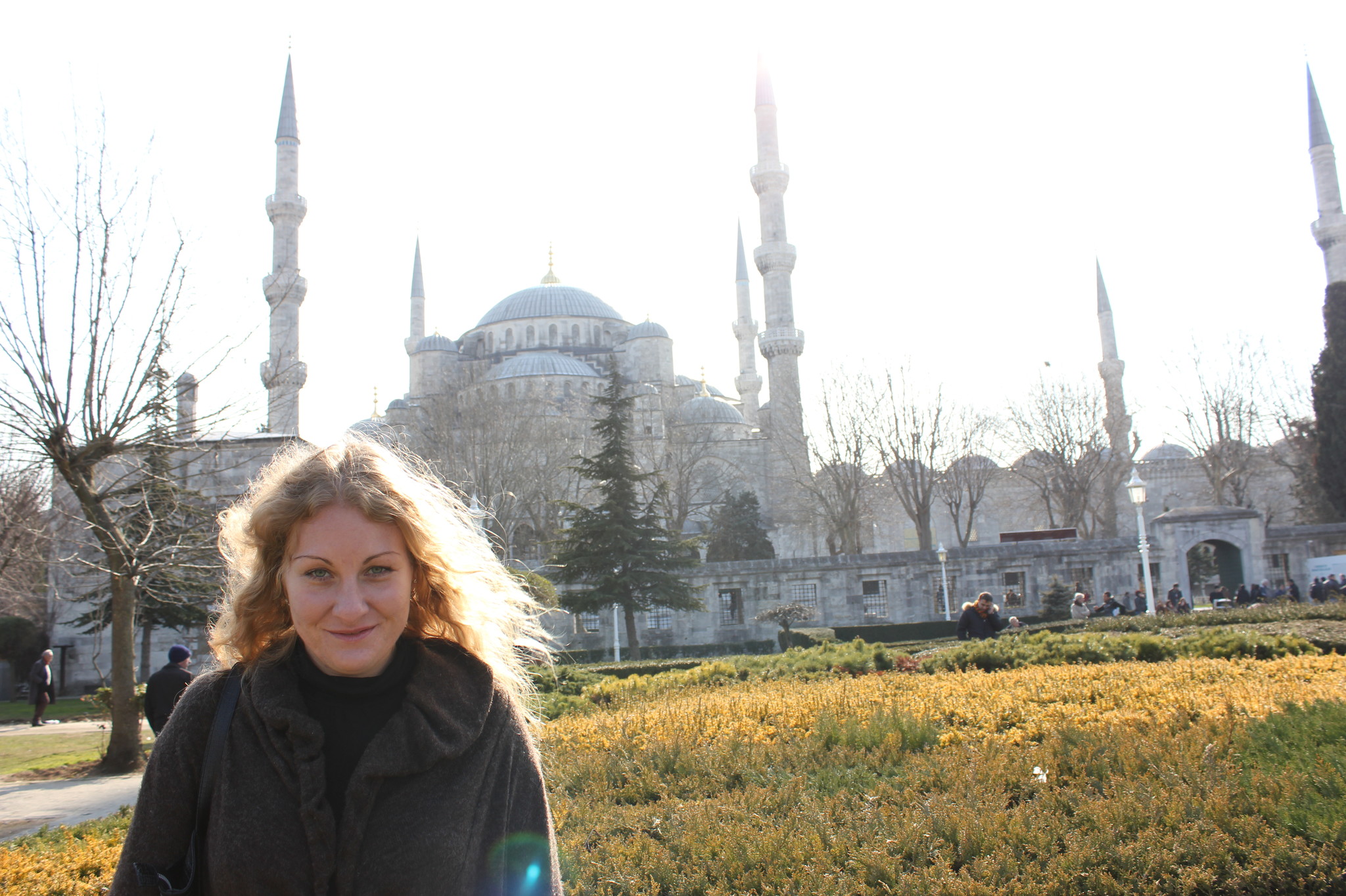 Как одеваются в стамбуле в марте. Фотосессия в марте в Стамбуле. Русская женщина в Стамбуле. Турецкие женщины в Стамбуле.