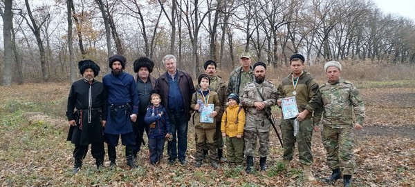 Новости станицы "Атаманская" г. Ростов на Дону. Жизнь станицы не стоит на месте. В станице Атаманская была созданна команда по спортивной рубке под руководством казака станишника Монакова Романа Игоревича. Казаки всей командой приписались в федерацию по рубке шашкой "КАЗАРЛА". А так же приняли участие в своём первом в соревновании. И уехали от туда не с пустыми руками. Два станишника завоевали вторые места в спортивной рубке.